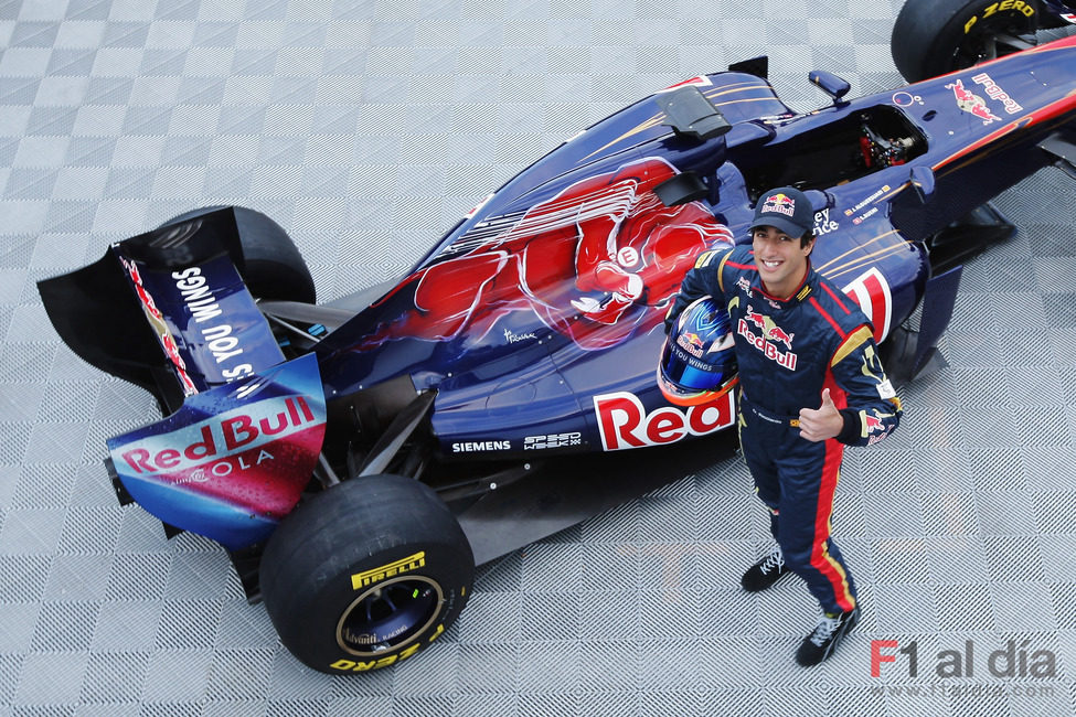 Daniel Ricciardo y el Toro Rosso STR6