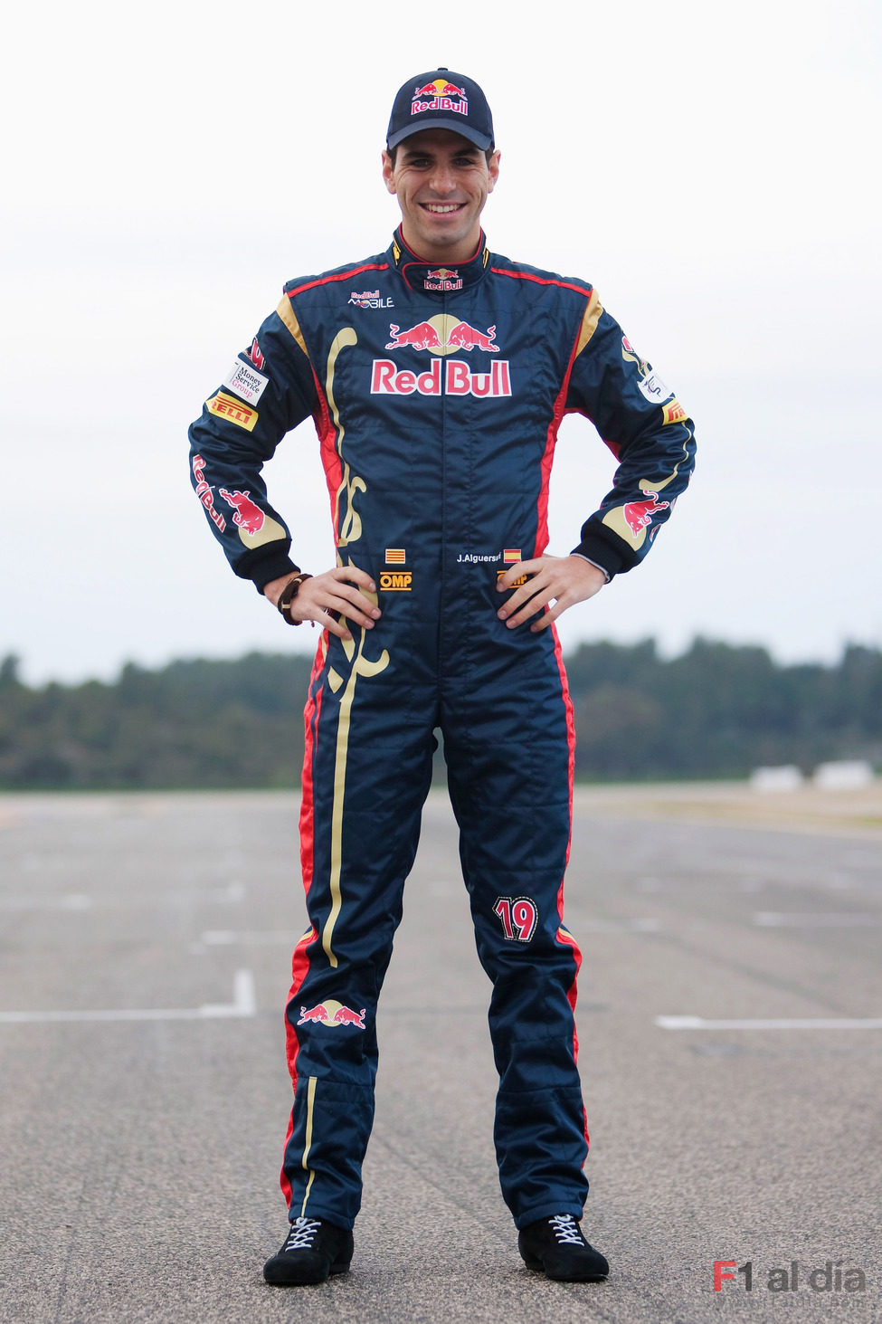 Alguersuari sigue en Toro Rosso en 2011