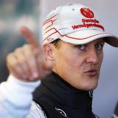 Schumacher y su nueva gorra
