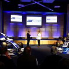 El FW32 y el FW33 juntos en la presentación oficial