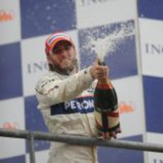 Heidfeld celebra con champán