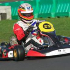 D'Ambrosio rueda con el kart de Virgin