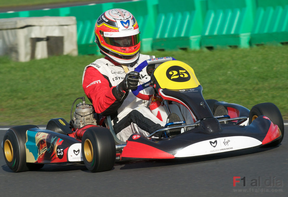 D'Ambrosio rueda con el kart de Virgin