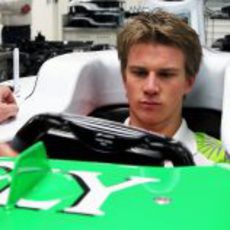 Hülkenberg prueba el monoplaza de Force India