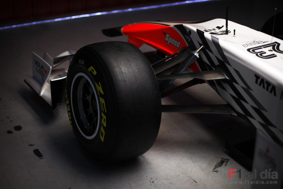 El F111 monta neumáticos Pirelli