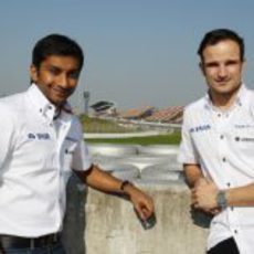 Karthikeyan y Liuzzi, la pareja de Hispania en 2011