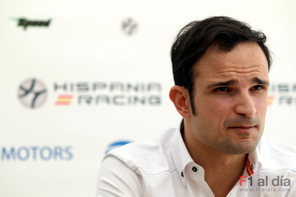 Liuzzi atiende a la prensa tras la presentación