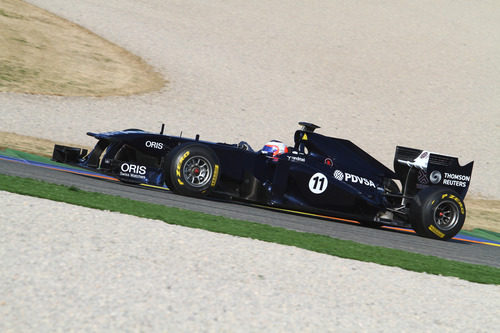 Rubens Barrichello estrena el FW33
