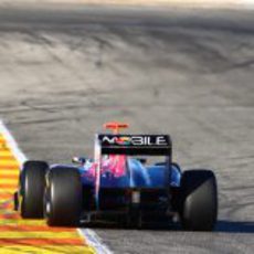 Buemi en pista con el STR6