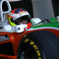 Paul di Resta, listo para salir a pista con el VJM03