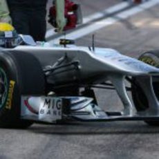 Rosberg regresa a boxes con el W02