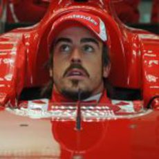 Alonso y su bigote, metidos en el 150º Italia