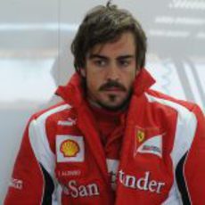 Fernando Alonso y su nueva imagen en Valencia
