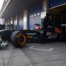 Jarno Trulli sale a la pista de Jerez con el T128