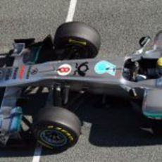 Nico Rosberg ensaya salidas con el W02