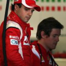 Felipe Massa y Rob Smedley en Jerez