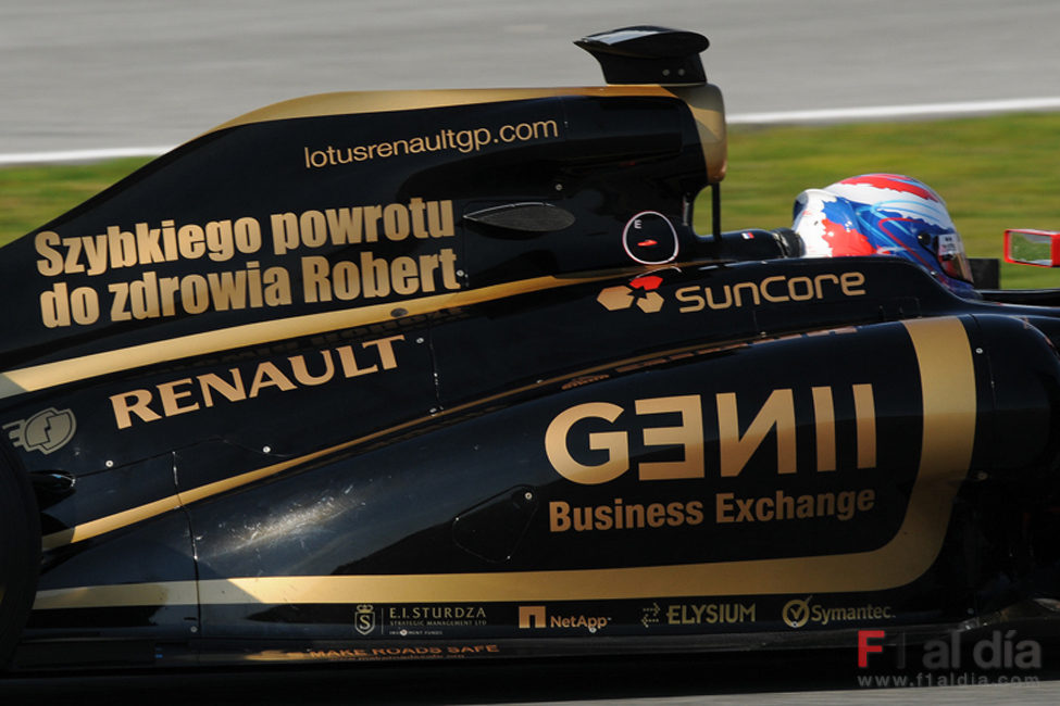 Lotus Renault GP lució un mensaje de apoyo a Robert Kubica en Jerez