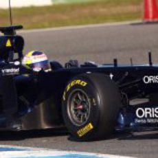 Maldonado sigue adecuándose a los Pirelli
