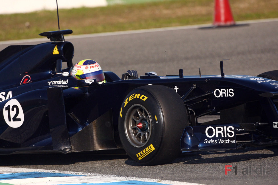 Maldonado sigue adecuándose a los Pirelli