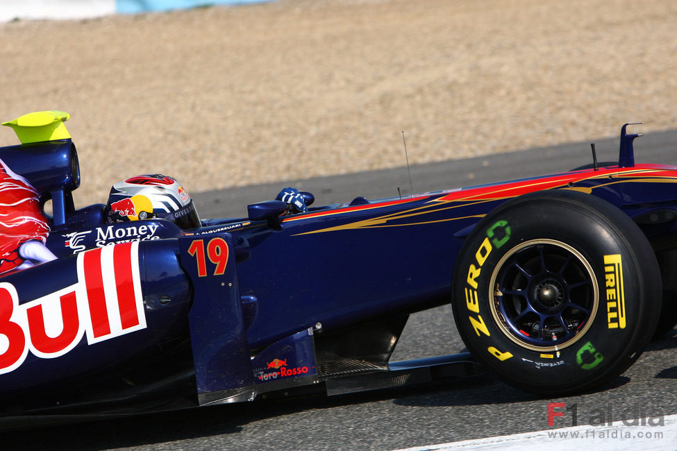 Alguersuari sigue probando el Toro Rosso