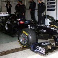 Barrichello en su box de Jerez