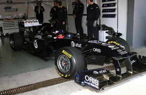 Barrichello en su box de Jerez