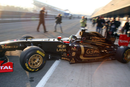 Heidfeld de nuevo a pista con el R31