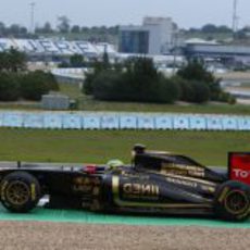 Senna a los mandos de un Lotus Renault