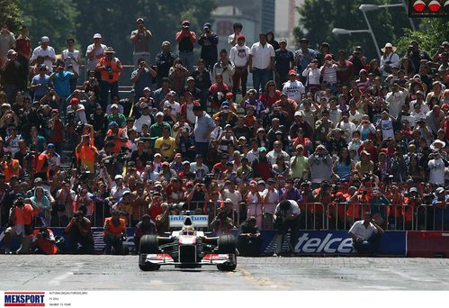 Miles de mexicanos vieron rodar al Sauber de Pérez