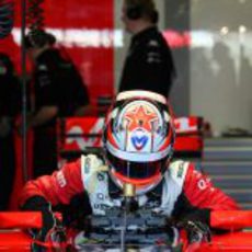 Timo Glock se sienta en el MVR-02