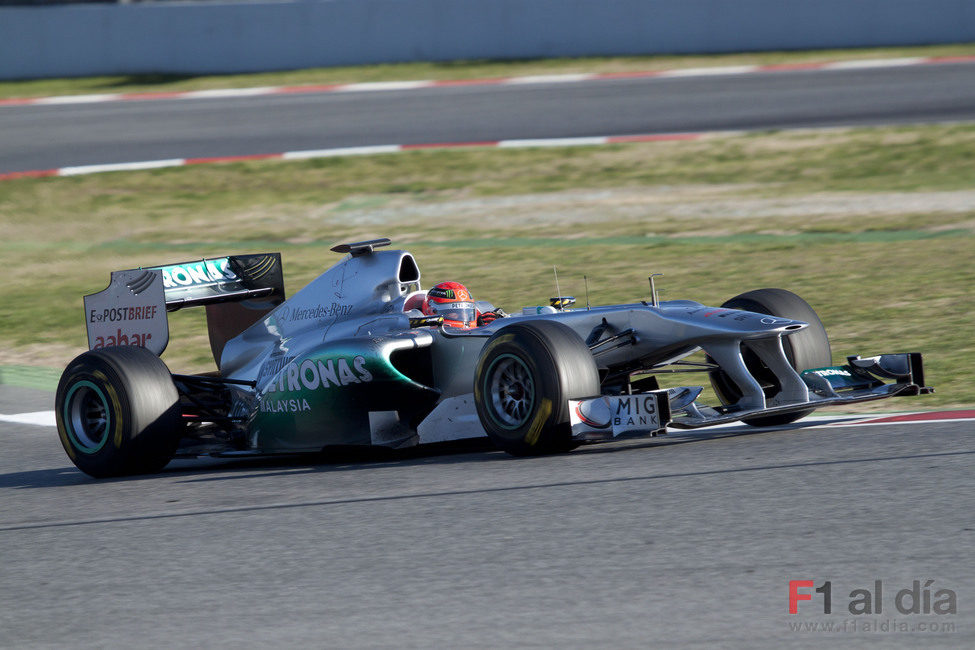 Schumacher busca el ritmo con el W02