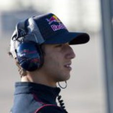 Daniel Ricciardo espera su oportunidad en Barcelona