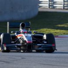 Karthikeyan con el HRT en Montmeló