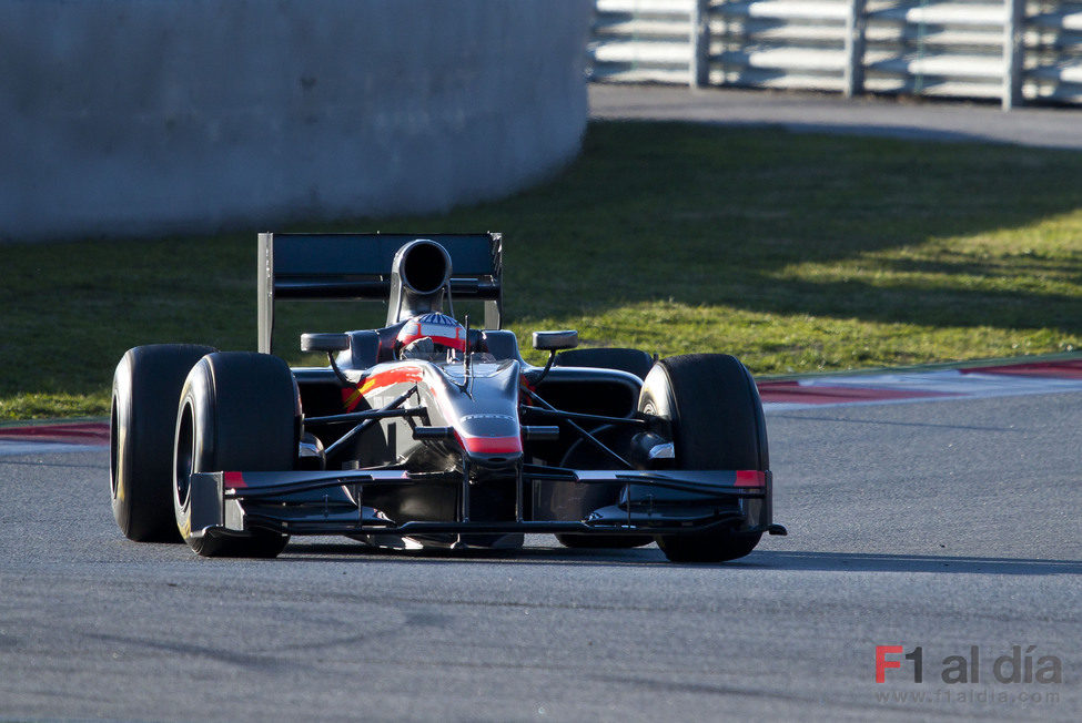 Karthikeyan con el HRT en Montmeló