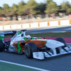 Di Resta vuelve a boxes en Montmeló