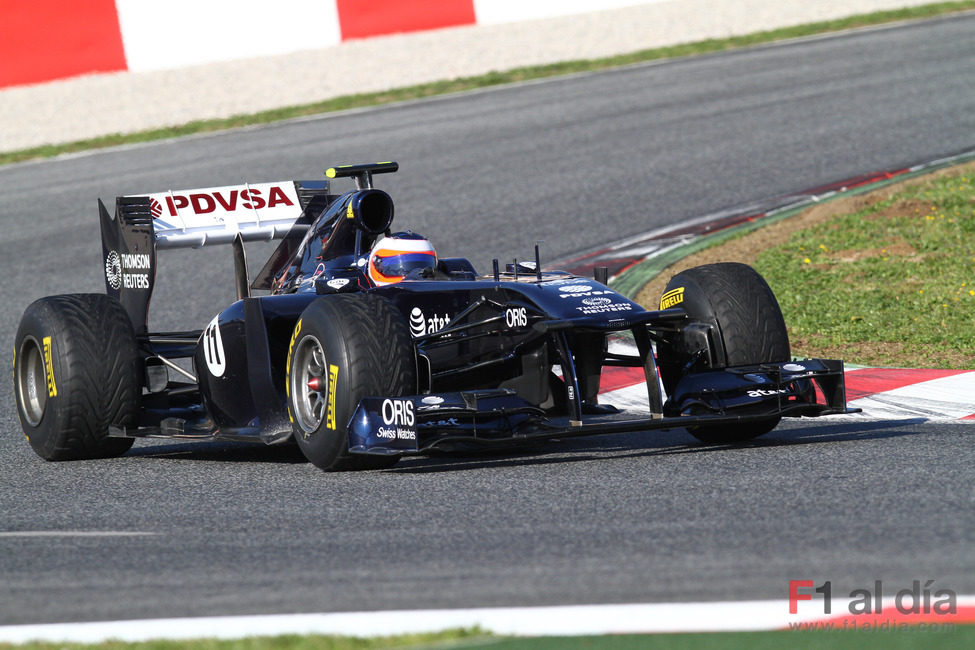 Rubens Barrichello en Montmeló con el FW33