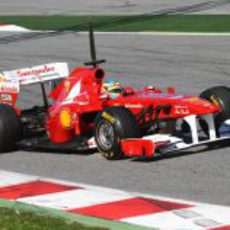 Alonso rueda en Barcelona con su Ferrari