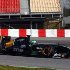 Heikki Kovalainen en Montmeló con el T128