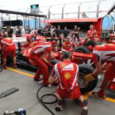 Ferrari ya ensaya los 'pit-stops' en Australia