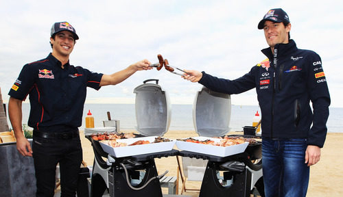 Ricciardo y Webber poniéndose las botas