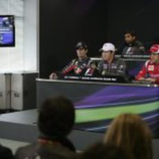 Kobayashi en la primera rueda de prensa oficial de 2011