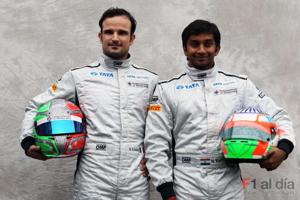 La alineación de pilotos de Hispania en la foto oficial