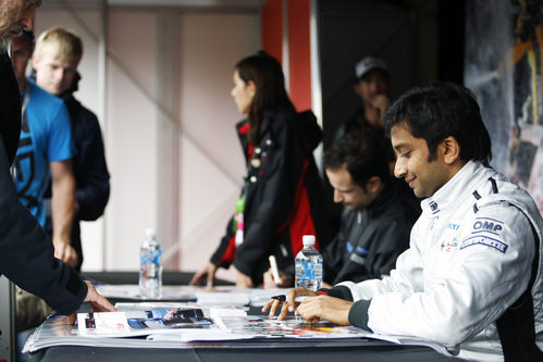 Karthikeyan y Liuzzi atienden a los fans en Australia