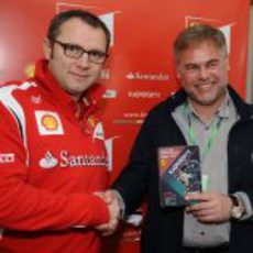 Stefano Domenicali junto a Eugene Kaspersky en Australia