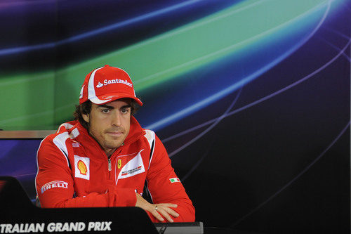 Fernando Alonso en la primera rueda de prensa de la FIA de 2011