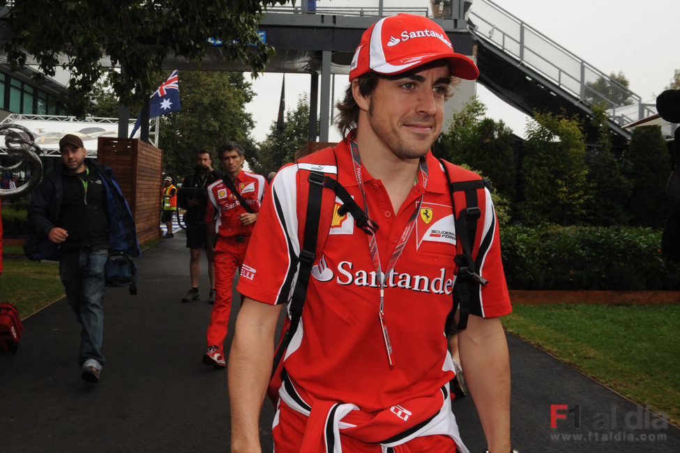 Fernando Alonso llega a Albert Park