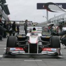 Sergio Pérez en el pit lane