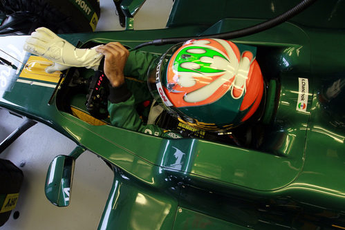 Chandhok se prepara para salir a pista