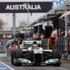 Nico Rosberg en la calle de boxes