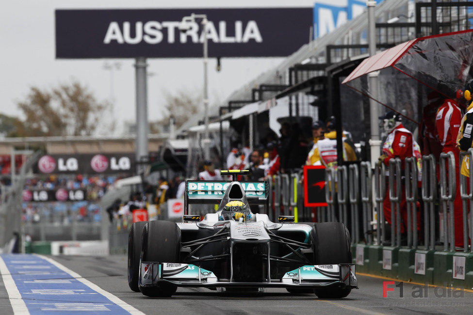 Nico Rosberg en la calle de boxes